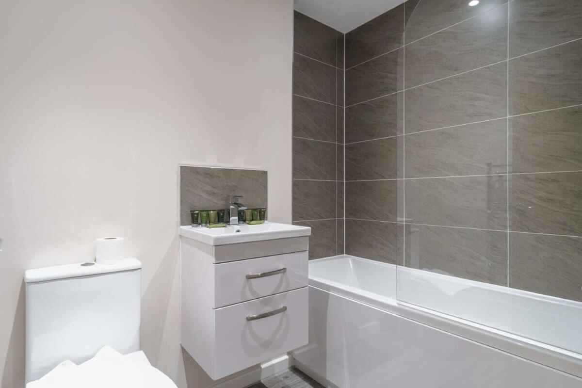 Bright 2 Bed Apartment Manchester - Sleeps 4 מראה חיצוני תמונה